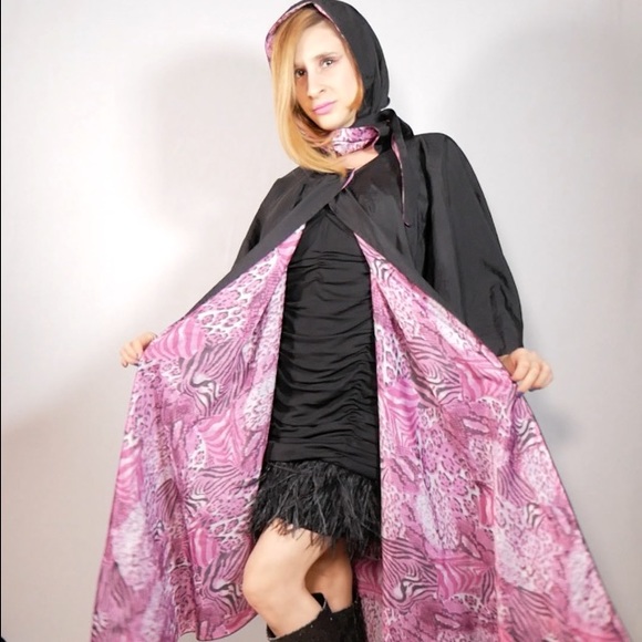 SIMONTON Says Rain Poncho Designed by George Simonton Purple Animal Print Lining - Picture 16 of 16